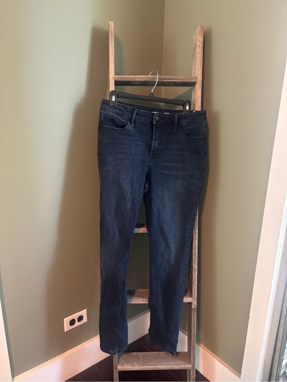 Old Navy Rockstar Super Skinny High Rise Jeans